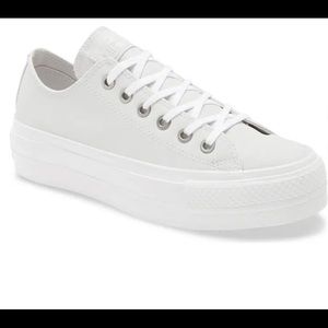 New Converse all-star lift low top platform sneaker size 9